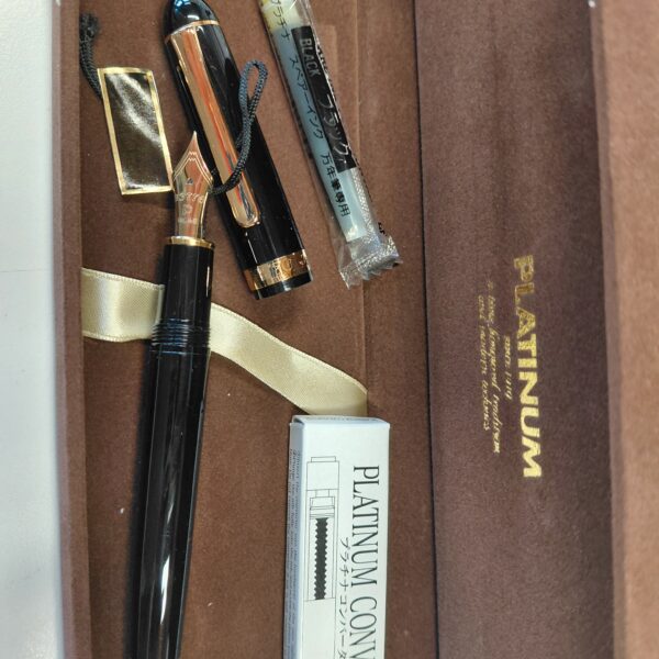 Platinum® #3776 Black EF 14kt gold nib Fountain Pen – PTB140B